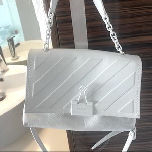 Off white binder clip shoulder bag in white